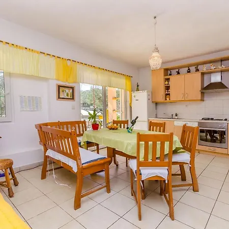 Apartment Stara Maslina *